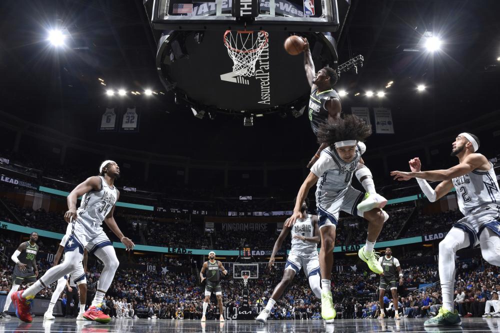 从指缝中溜 从指缝中溜