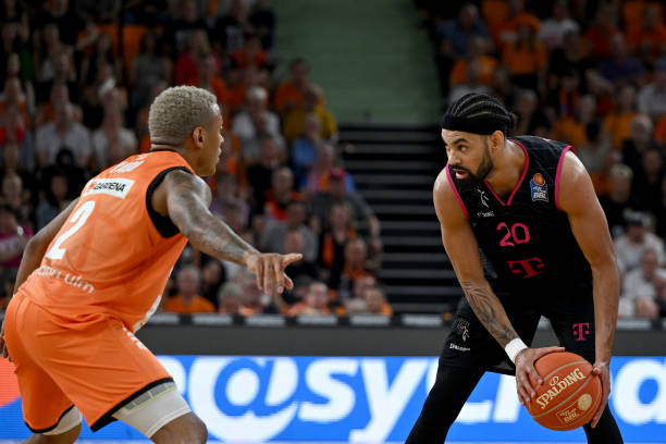 并分析其背 并分析其背